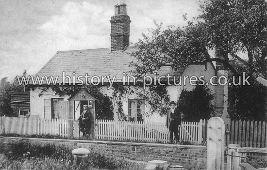 The Lock House on the River Stort, Harlow, Essex. c.1911